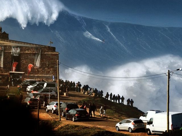 These are real waves near the city of Nazaré, in Portugal.