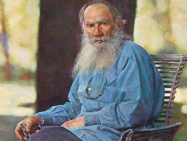 Необычные увлечения Льва Толстого никак не сочетались с его аристократическим происхождением. Чем занимался писатель на глазах у удивленных крестьян?