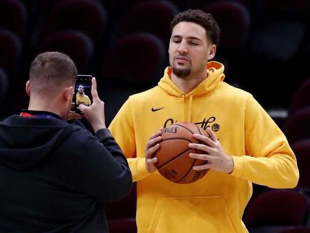 Klay Thompson ha jugado en los 100 partidos de Los Warriors en postemporada desde 2013 y está ranqueado primero en esta franquicia.