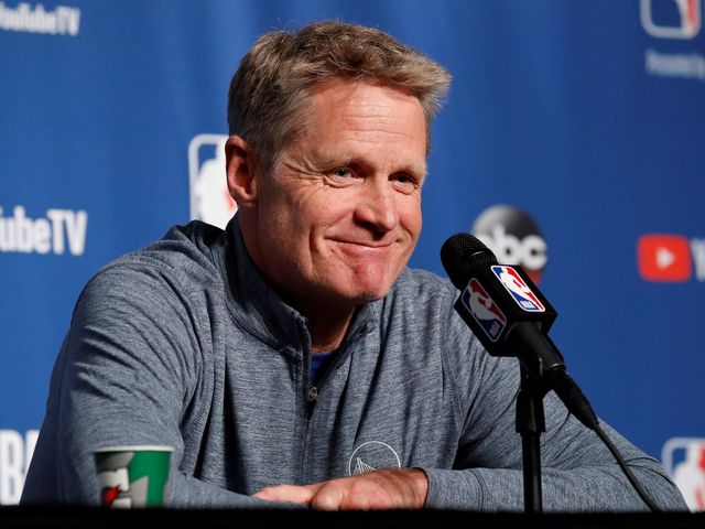 Steve Kerr ha ganado siete anillos de campeón. Cinco como jugador: Chicago (3) y San Antonio (2); y dos como mánager de los Warriors.