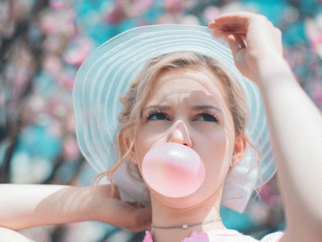 Сегодня вторая половина дня воскресенья, что вы делаете и с кем вы?