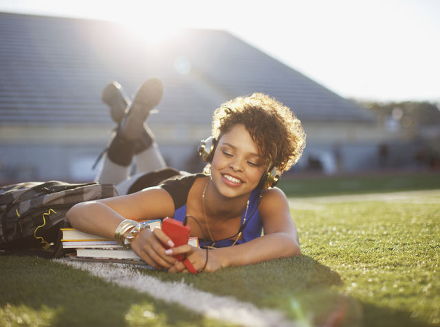 With wich devise are you listening to music?