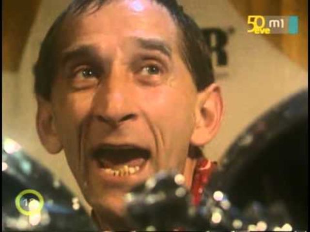 Egy 1994-es magyar televíziós vígjátéksorozat, Koltai Róbert rendezésében.
