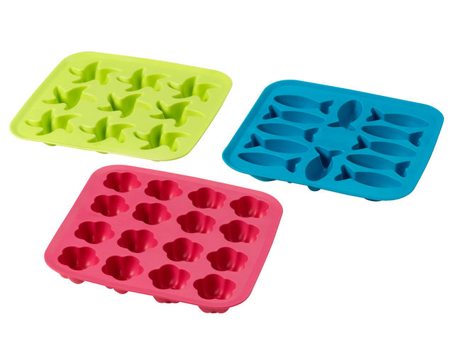 Choose an ice cube tray: