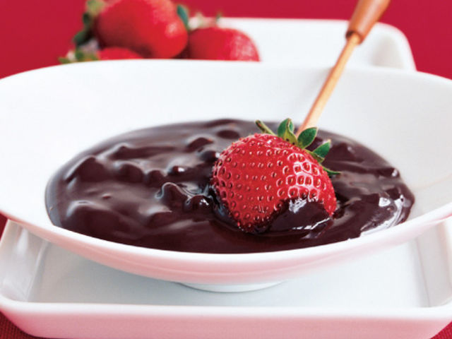 Pick a romantic dessert!