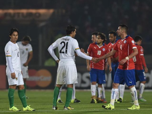 ¿Cuál fue el resultado del primer partido por eliminatorias entre Bolivia y Chile jugado en 1957?