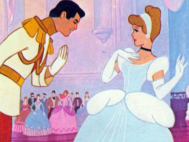 Ballgowns are so 1950 (er, 1650). Let's go with this, instead: