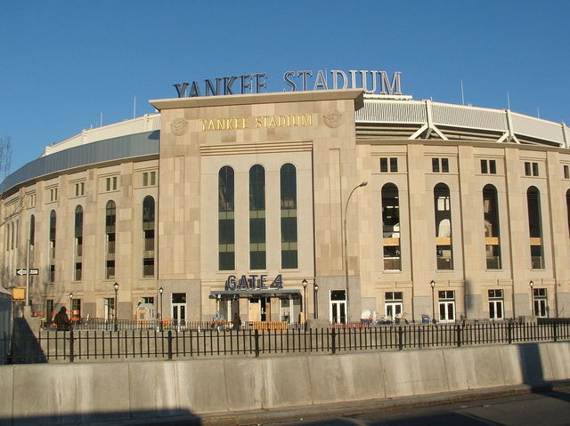 Yankees won 4-2.