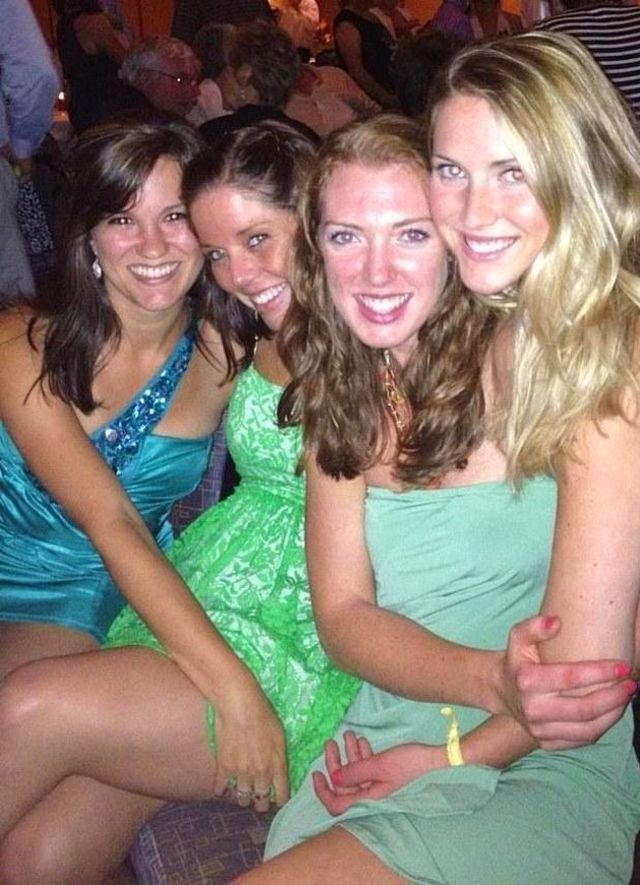 Այս ու՞մ ձեռքն է