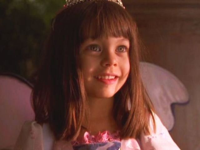 Estreou na TV em 2001, na série 'Smallville'.