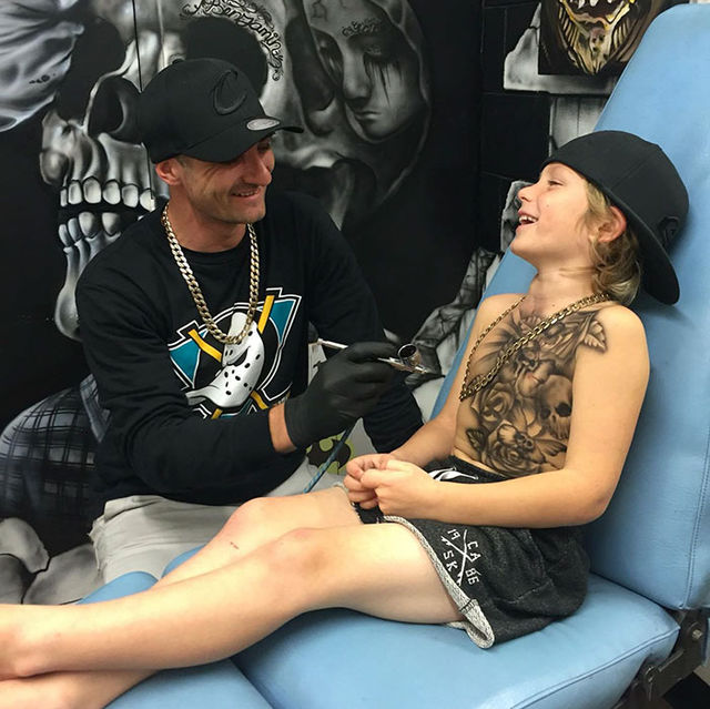 you won t believe what this tattoo artist does to make you won t believe what this tattoo artist does to make