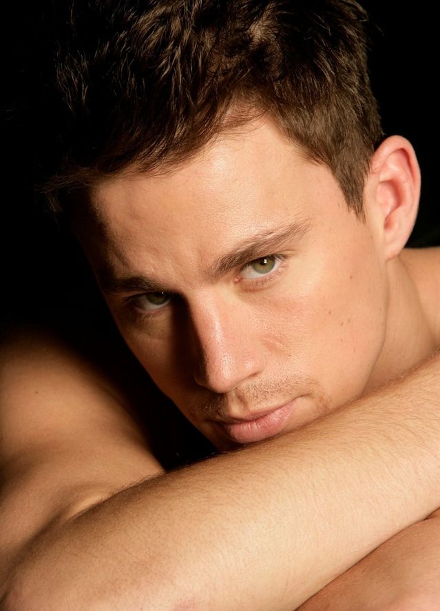 20 Hottest Male Actors | PlayBuzz