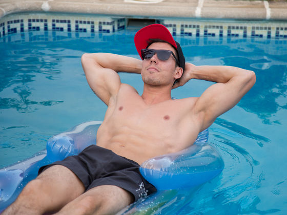 Swipe Left, Swipe Right- Find Out If You're Attracted To Douchebags!