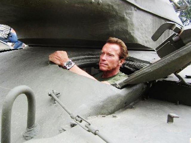 Porque Arnold Schwarzenegger foi preso aos 18 anos?