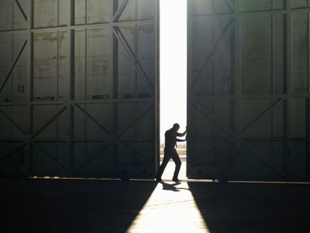 Can You Identify The Authors of These Famous Quotes? | Playbuzz