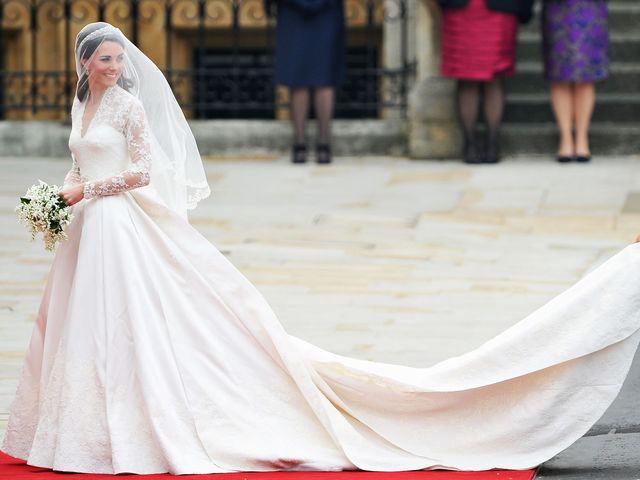 Ranking The 10 Best Royal Wedding Dresses Throughout British History | Playbuzz