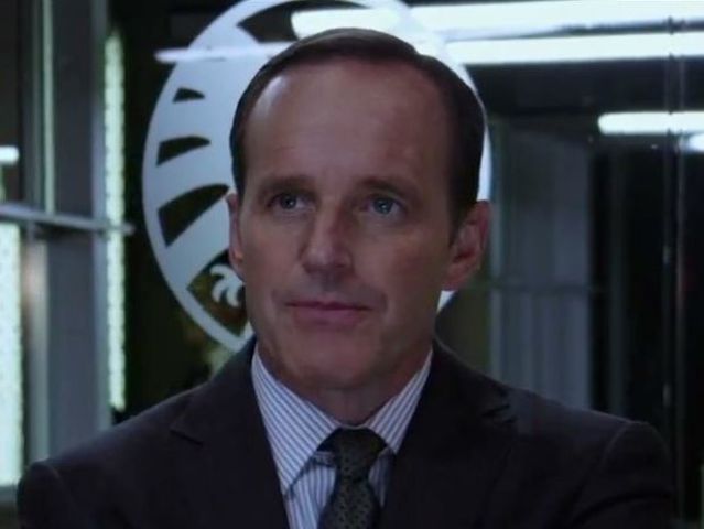 clark gregg the road to christmas where have you seen these 4 weeks of christmas stars clark gregg the road to christmas where have you seen these 4 weeks of christmas stars