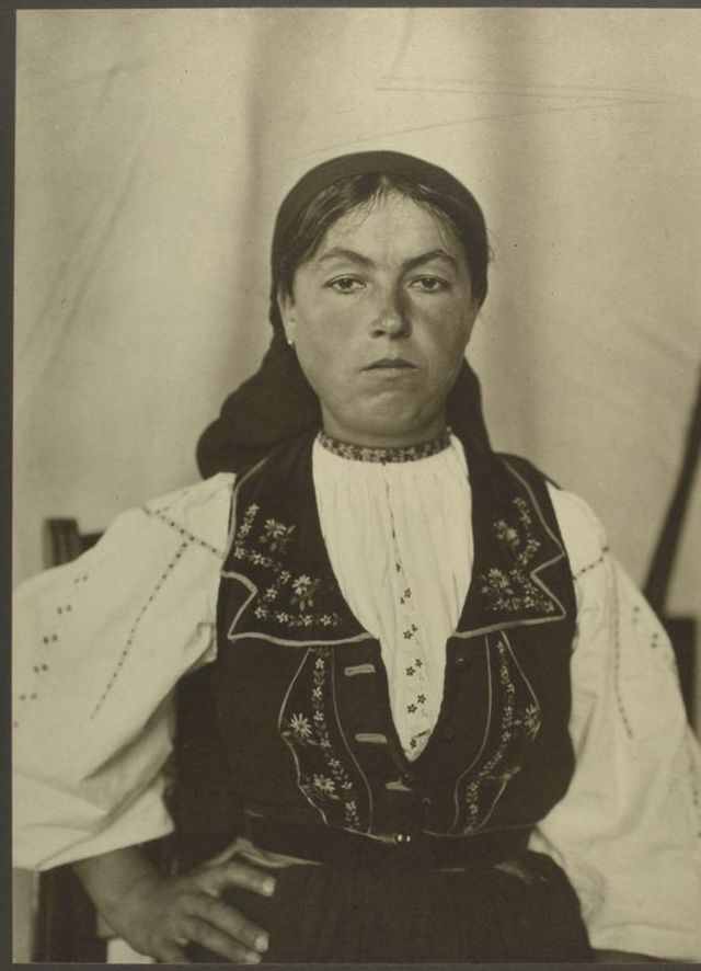 [صورة: bbc11f1d-cb7e-4b2d-bfa7-3efdfd4d605c.jpg]