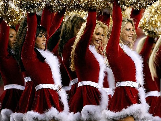 christmas crackers 12 times the nfl played on xmas day playbuzz christmas crackers 12 times the nfl played on xmas day playbuzz