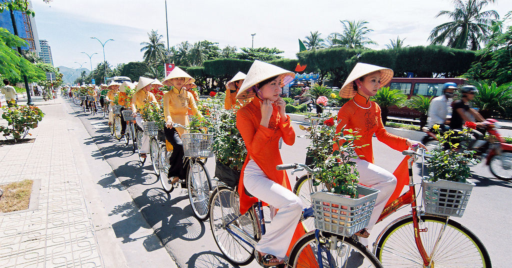 vietnam group tours
