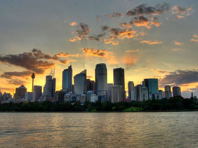 Գտիր գետի անուն , որի մեկ տառը փոխելուց հետո դառնա պետության մայրաքաղաքի անուն։