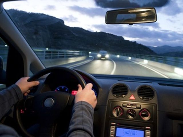 Η δραστηριότητα της οδηγήσεως συγκροτείται ως εξής: