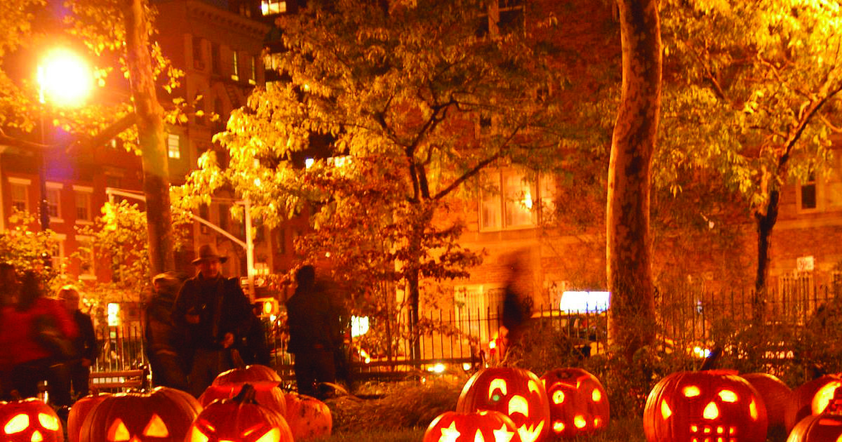 What costume should you wear for halloween? Playbuzz