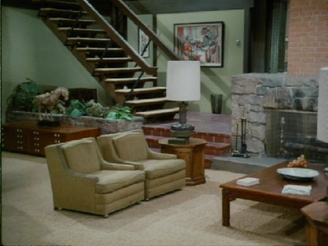 Quiz Match The Famous Living Room To Tv Sitcom Apartment Therapy