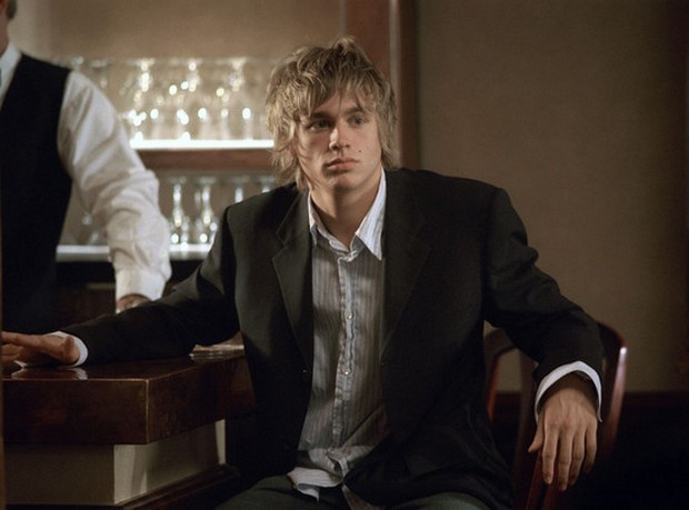 Rank Charlie Hunnam S Suit Tie Game Playbuzz