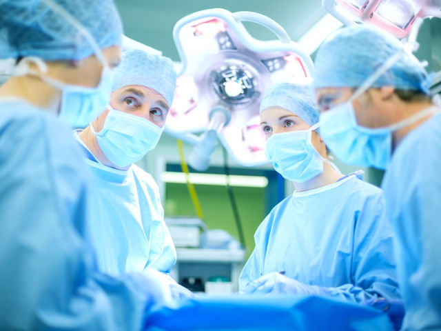 мой знакомый хирург оперирует много. мой знакомый хирург оперирует много. мой знакомый хирург оперирует много и успешно основная мысль текста. мой знакомый хирург оперирует много. мой знакомый хирург оперирует много.