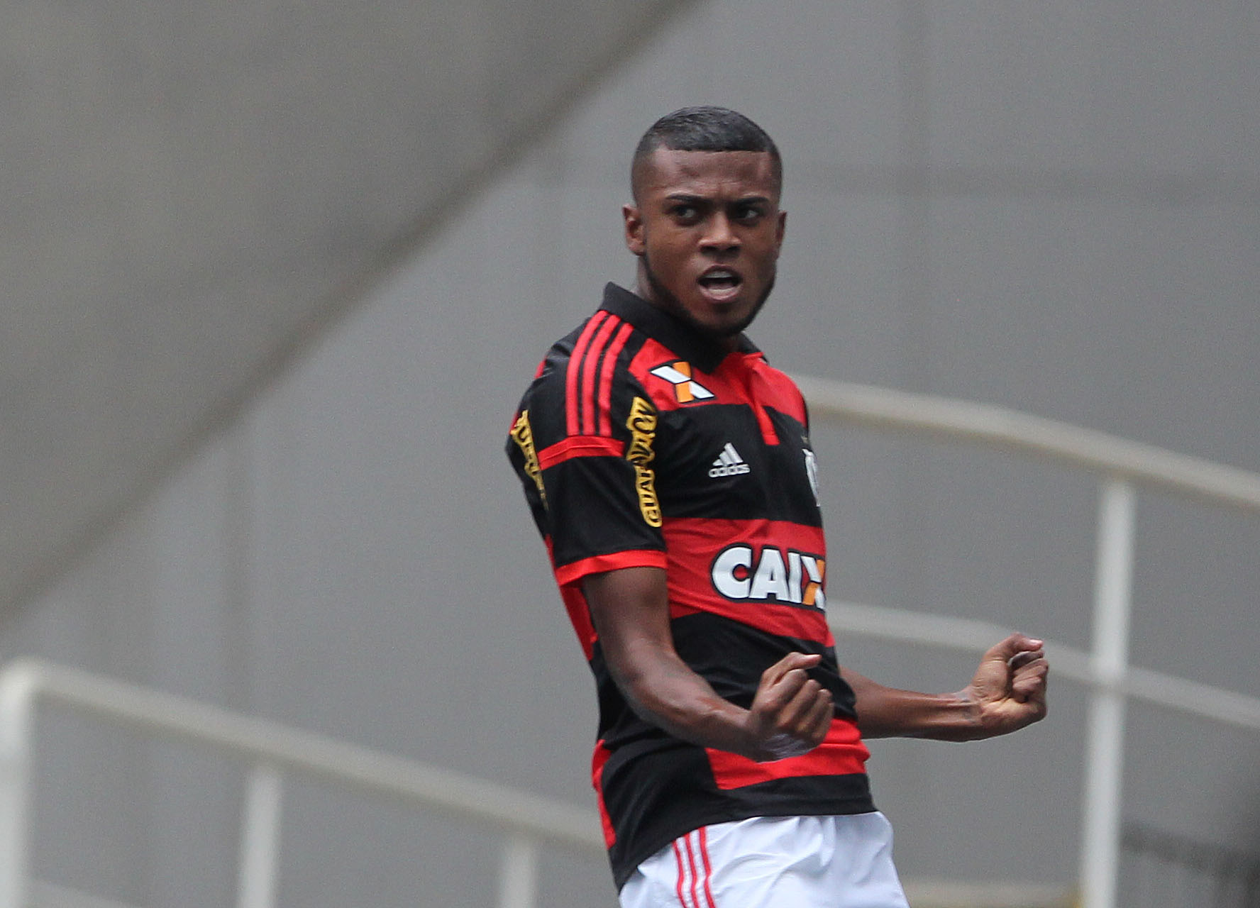 Após balançar a rede, Cirino espera melhora do Flamengo em 2016